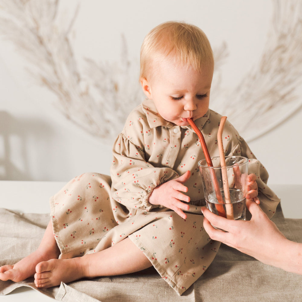 JBØRN Silicone Straws (Bent) x6 with Cleaning Brush - Personalisable Baby Products Sold and Personalised by JustBørn