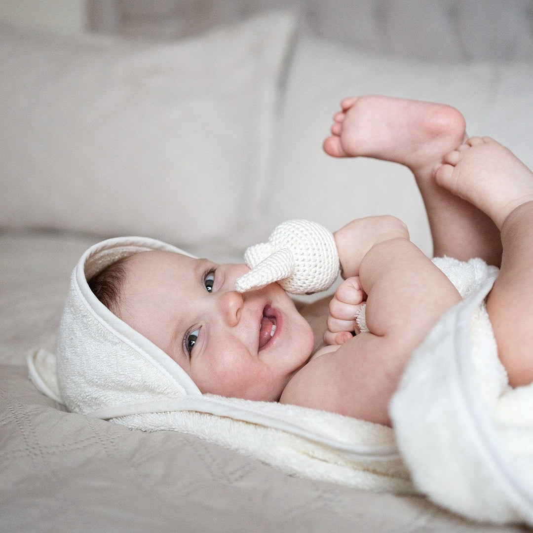 Baby's First Bath: When to Bathe a Newborn, How Often & What You Actually Need