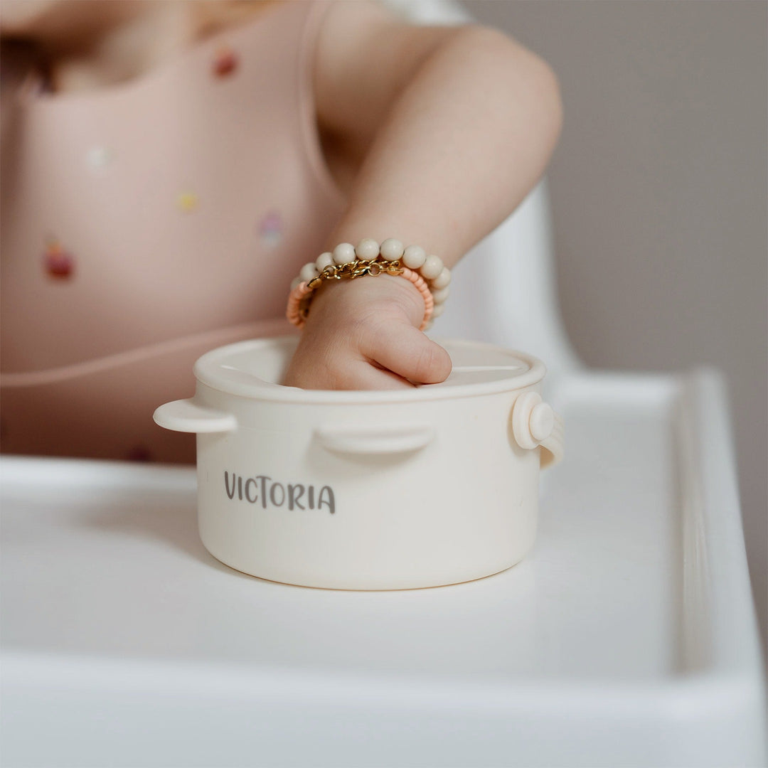 How to pack baby snacks for travel?