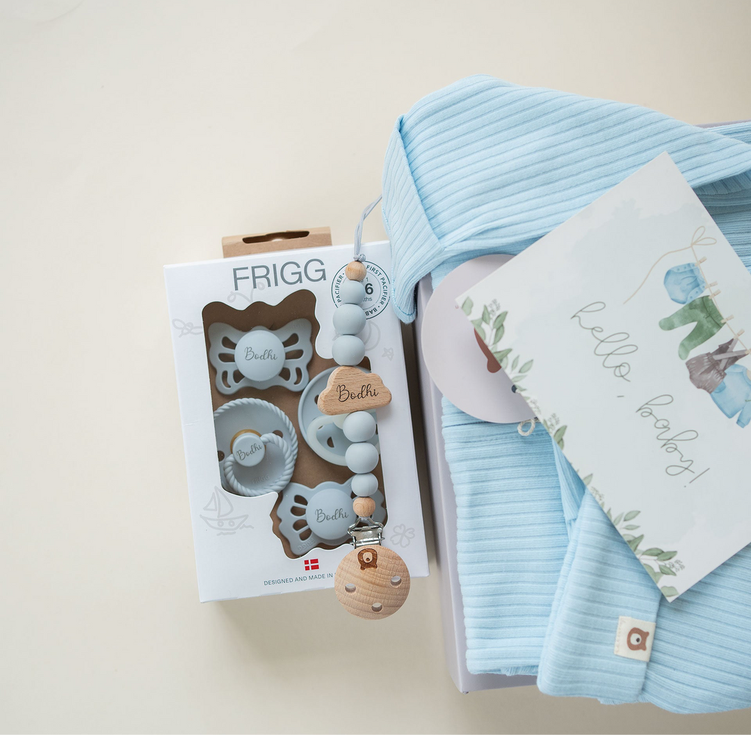 JBØRN x FRIGG Baby Gift Set | Organic Cotton Sleepsuit, First Pacifiers & Matching Clip - Personalisable Baby Products Sold and Personalised by JustBørn