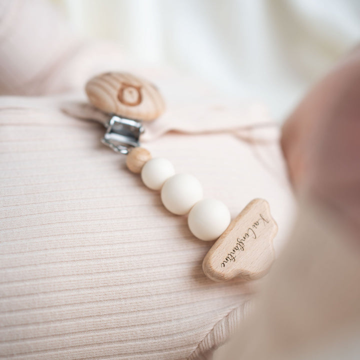 JBØRN Cloud Pacifier Clip - Personalisable Baby Products Sold and Personalised by JustBørn