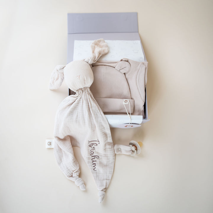 JBØRN Organic Cotton Sleeping Gown & Comforter Gift Set | 0-6 Months Vanilla - Personalisable Baby Products Sold and Personalised by JustBørn