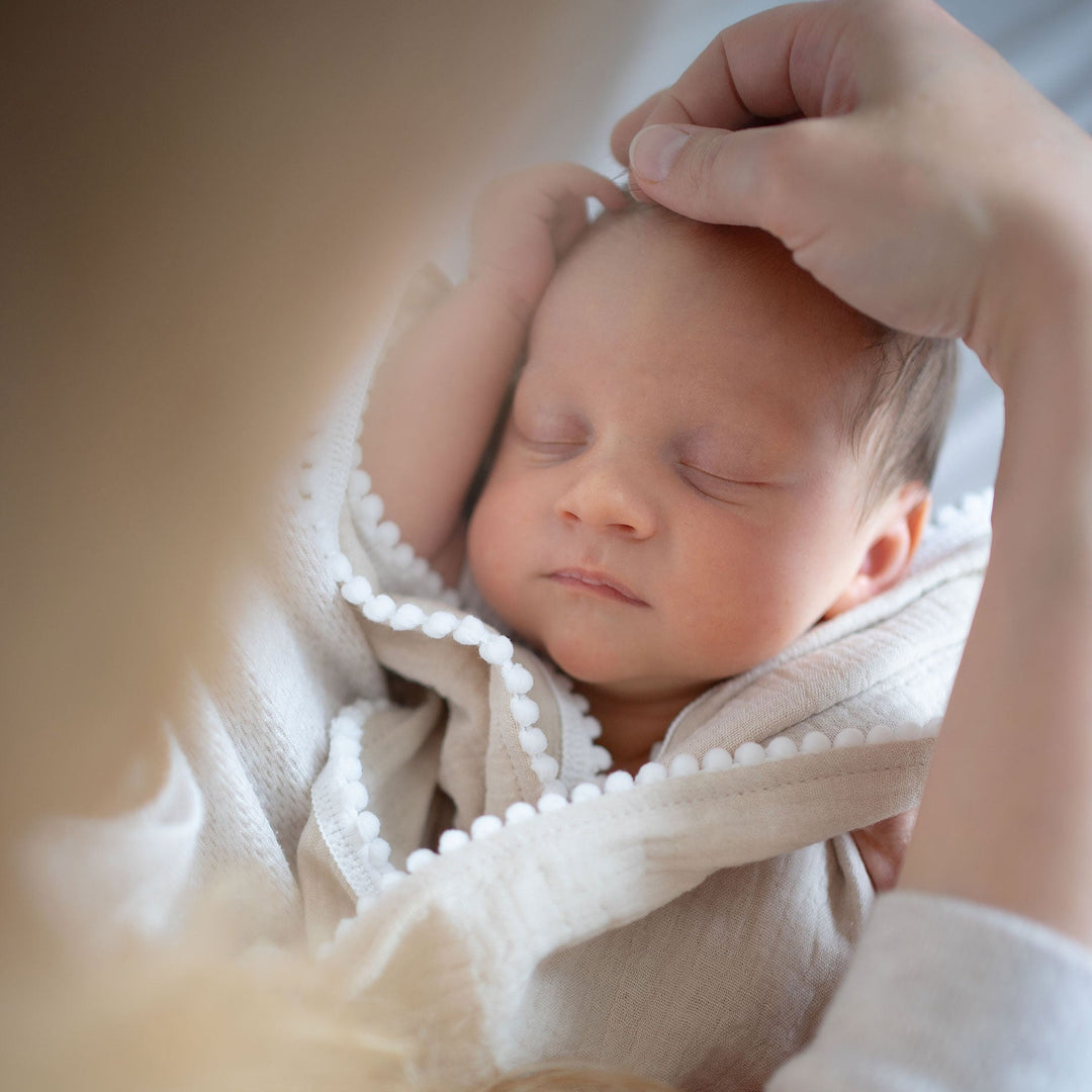 JBØRN Luxury Newborn Muslin Gift Set - Personalisable Baby Products Sold and Personalised by JustBørn
