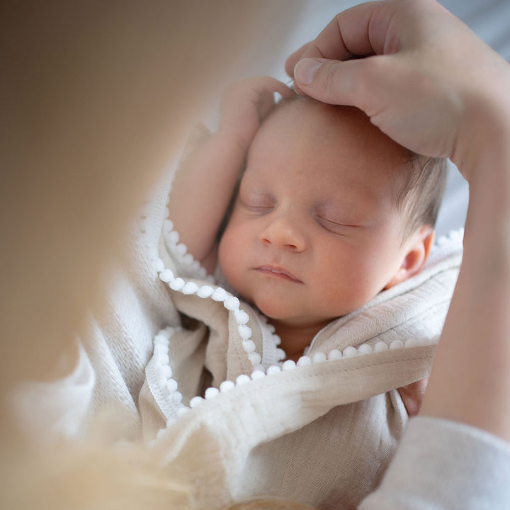 JBØRN Luxury Newborn Muslin Gift Set - Personalisable Baby Products Sold and Personalised by JustBørn