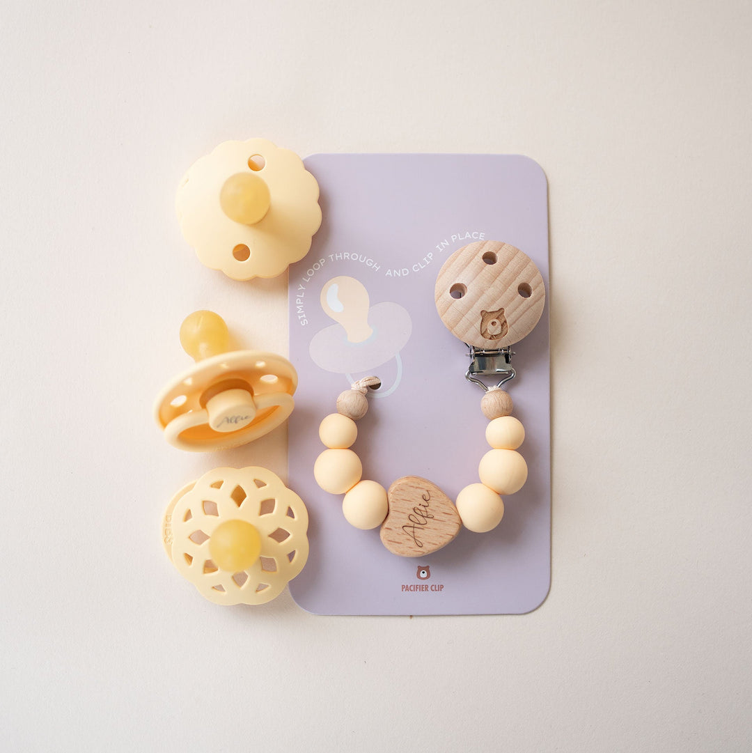 JBØRN Love Heart Pacifier Clip - Personalisable Baby Products Sold and Personalised by JustBørn