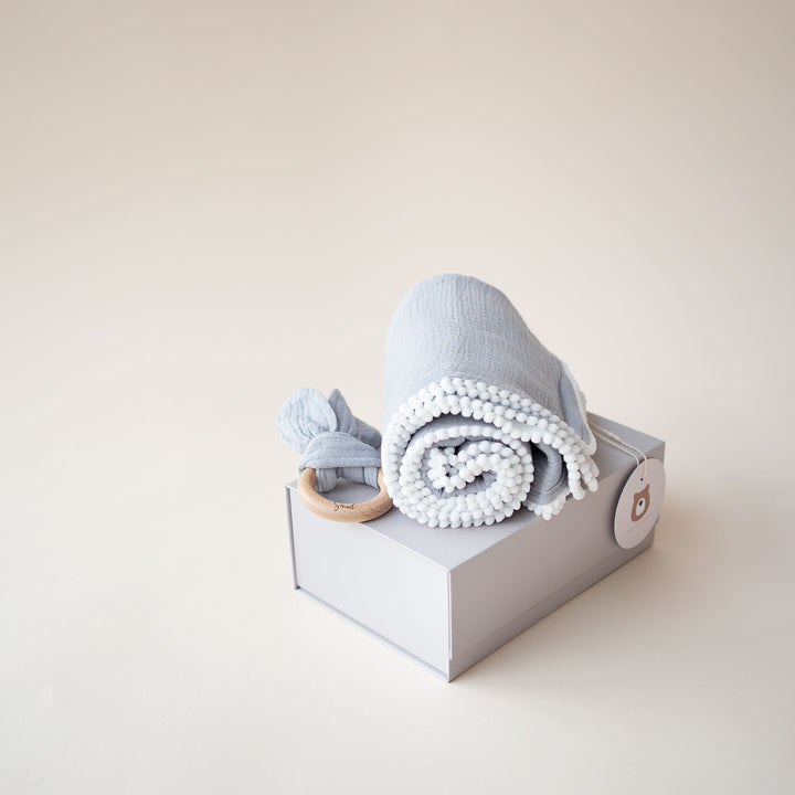 JBØRN Organic Muslin Swaddle Blanket & Teether Gift Set - Personalisable Baby Products Sold and Personalised by JustBørn