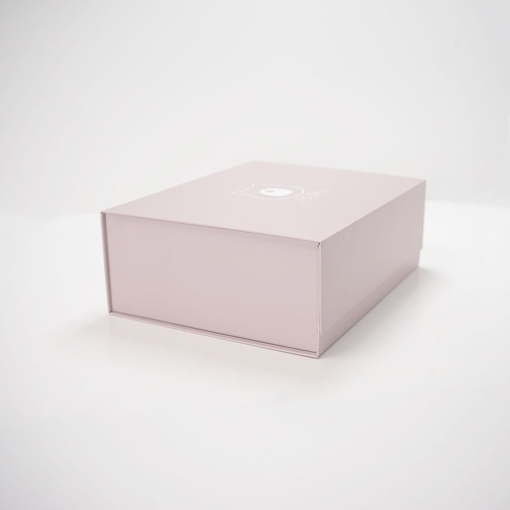 JBØRN Luxury Newborn Gift Box Bundle