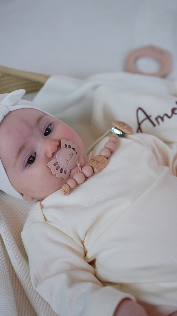 JBØRN Bear Pacifier Clip | Personalised
