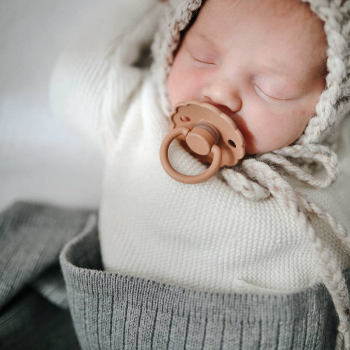 FRIGG Daisy Natural Rubber Latex Pacifier | Pack of 3 - Personalisable Baby Products Sold and Personalised by JustBørn